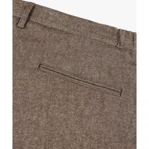  A brown